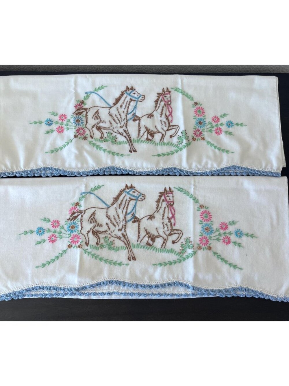 Vintage Embroidered Pillowcase Set of 2 // Horse Design Crochet Edge